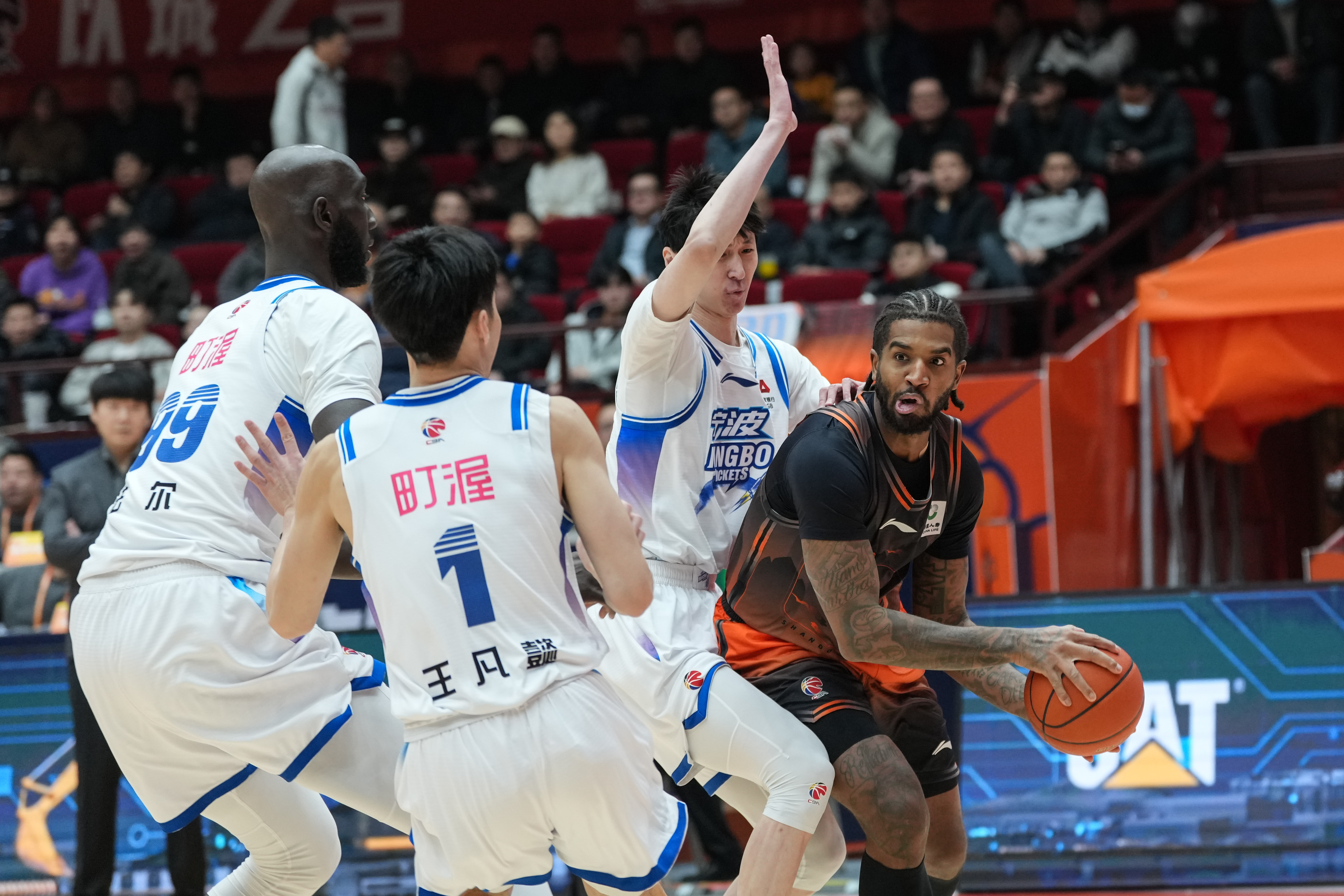 Kaiyun Sports-开云体育-关于离谱!集结日上海海港备战CBA常规赛清晨尼斯调整名单以备NBA季后赛,波士顿凯尔特人围绕中超调整名单的信息